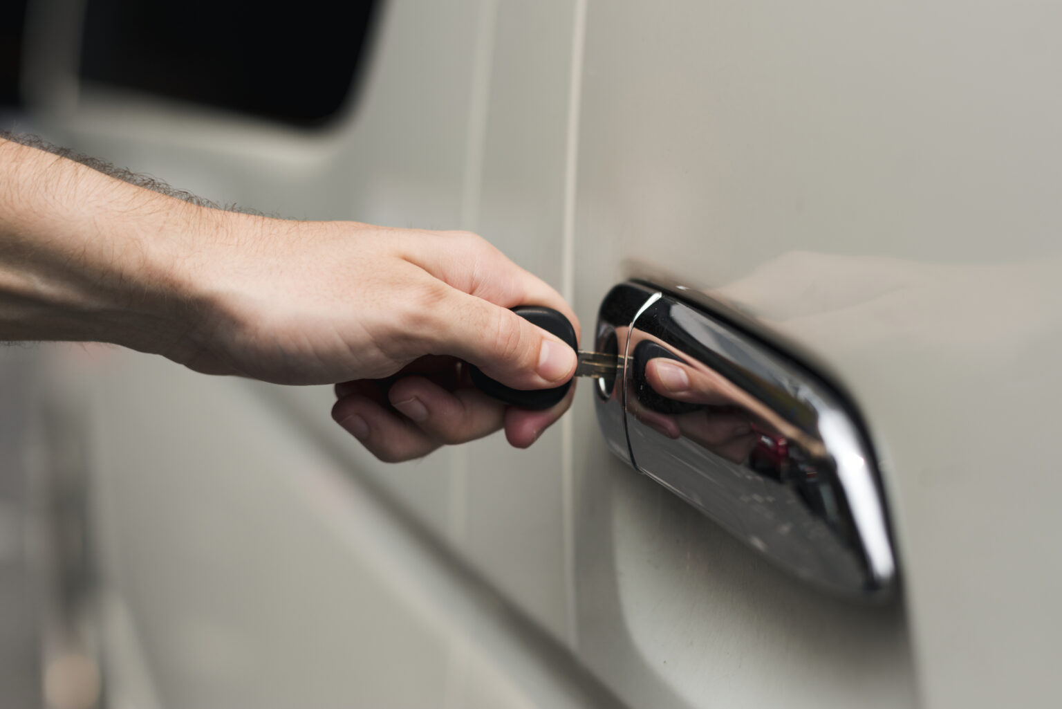 Car Door Unlock Service in Montreal: What to Do When You’re Locked Out